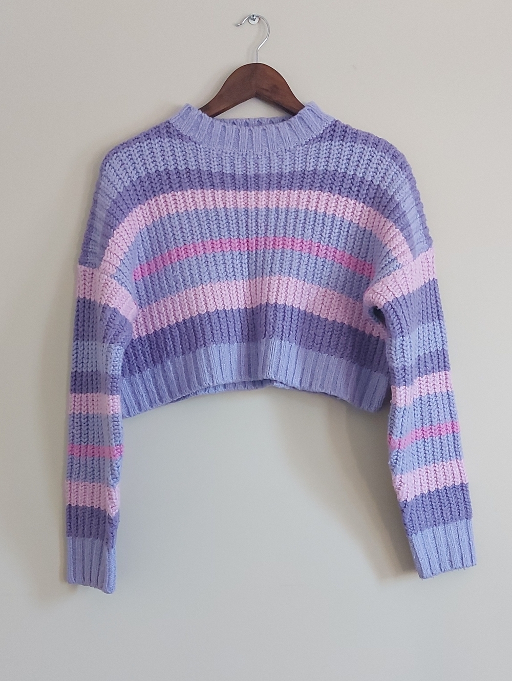 Cropped Chunky Knit Sweater In Lavender & Pink